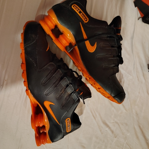 Nike Women's Black and Orange Shox - Picture 1 of 7